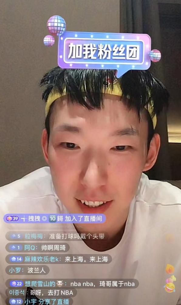 名记罗马诺报道，切尔西和曼城都有意引进阿根廷新一代天才埃切维里。